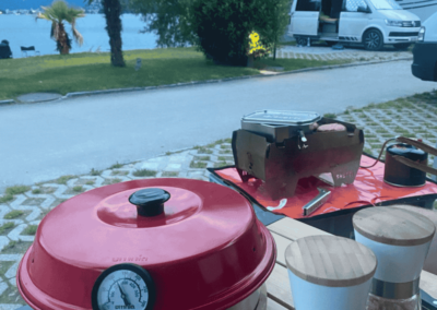 Unverzichtbare Camping Utensilien und wo man sie kaufen kann
