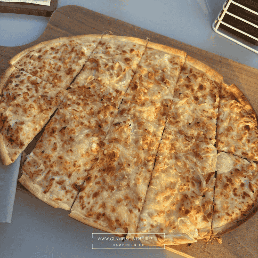 Flammkuchen Dachterrasse Alde Gott beim Camping in Sasbachwalden